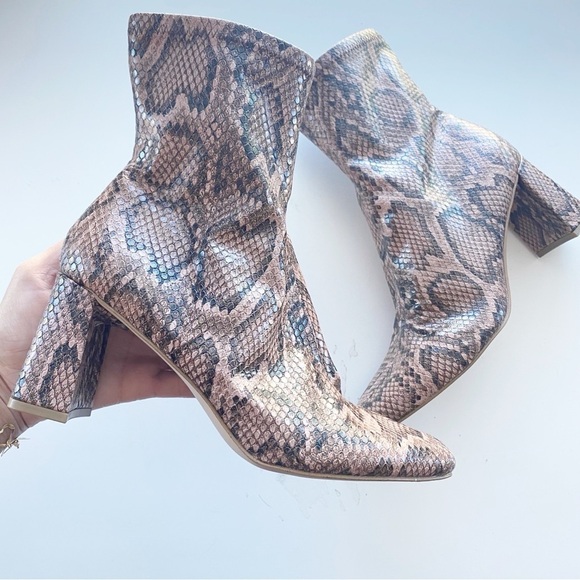 STEVE MADDEN Harli Snakeskin Faux Leather Block Heel Ankle Boots NEW 90’s - Picture 3 of 10